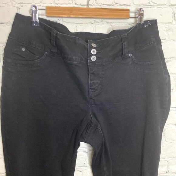 Royalty for me black Wannabettabutt jeans - Picture 9 of 13